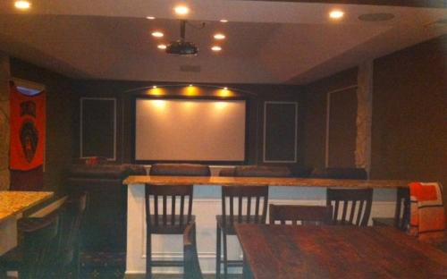 9' projection Screen, Palatine IL